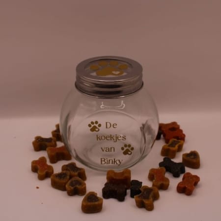 Bestel nu dit leuke glazen potje met naam voor de snoepjes of koekjes van jouw huisdier