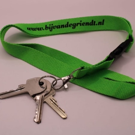 Bestel nu dit leuke keycord en personaliseer het keycord met een naam of korte tekst, verkrijgbaar in meerdere kleuren