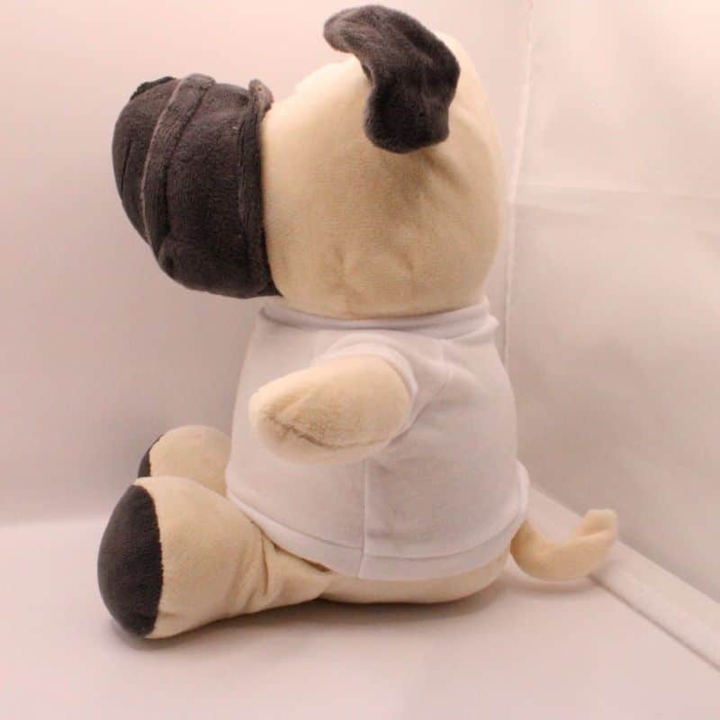 Bestel nu deze zachte pluchen knuffel hond met shirtje, het shirtje kun je personaliseren met een tekst