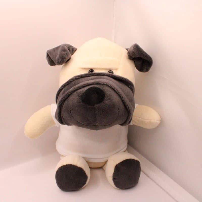 Bestel nu deze zachte pluchen knuffel hond met shirtje, het shirtje kun je personaliseren met een tekst