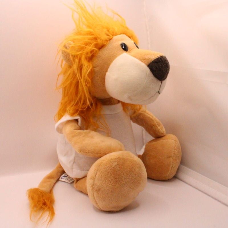 Bestel nu deze zachte pluchen knuffel leeuw met shirtje, het shirtje kun je personaliseren met een tekst