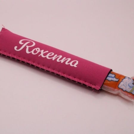 Bestel nu deze super handige ijslollie hoesjes met naam, verkrijgbaar in meerdere kleuren