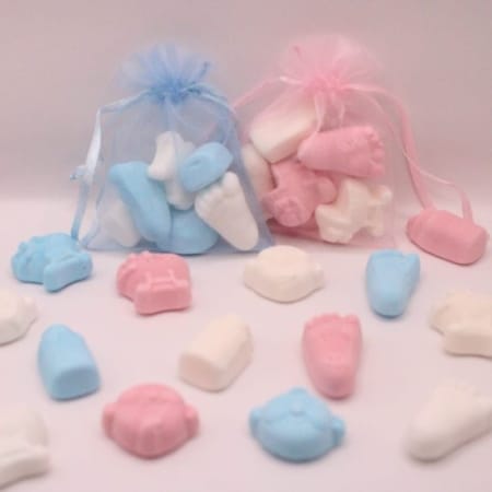 Bestel nu deze elegante roze of blauwe organza zakjes gevuld met roze/wit of blauw/witte schuimpjes-ideaal als bedankje jongen/meisje