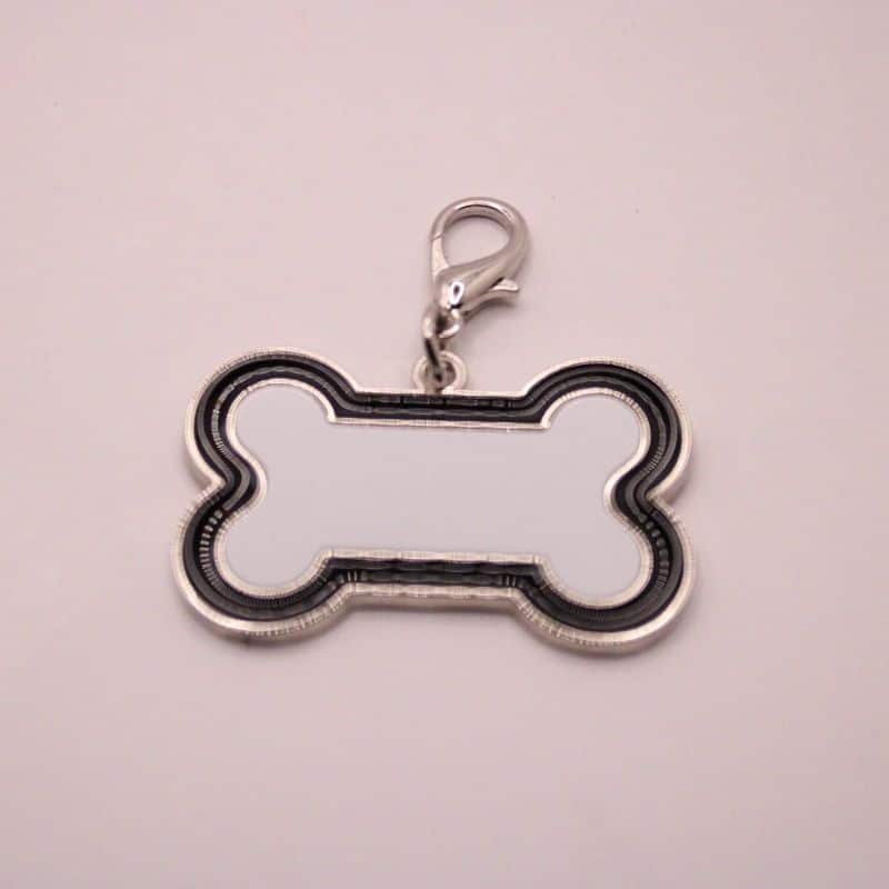 een te personaliseren zwart hondenbot bedeltje voor de naam van je hond of een telefoonnummer-bedrukt via sublimatie-verkrijgbaar in 2 kleuren- gepersonaliseerd cadeau